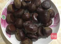 Illustration of how to make chestnut paste 1