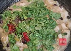 Illustration of how to make basa fish with pickled cabbage 7