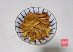 Illustration of how to make stir-fried sausages with king oyster mushrooms 7