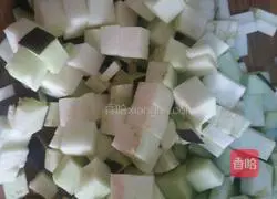 Illustration of homemade diced eggplant noodles 1