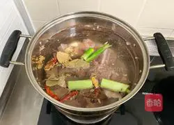 Illustration of how to make mutton steamed bun bento in the office 7