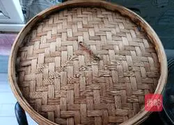 Illustration of how to make pork and beans stuffed buns 27