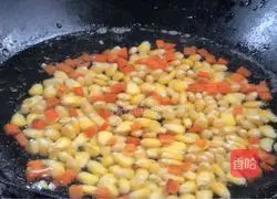 Illustration of how to make spicy stir-fried corn kernels with minced meat 6