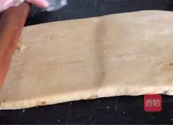 Illustration of how to make brown sugar twists 2