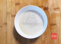 Illustration of how to make chive flower rolls 1