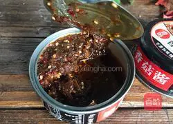 Illustration of how to mix mushroom sauce with fungus 6