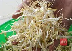 Fried carrot noodles with fried sauce Illustration of how to do it 1