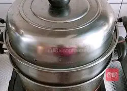 Illustration of how to make siomai 11