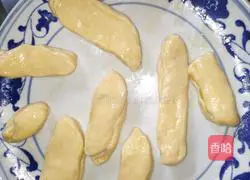Illustration of how to make fried dough sticks 13