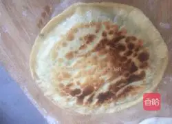 Illustration of how to make leek, egg and shrimp cake 6