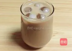 Illustration of how to make cold brewed condensed milk coffee (Vietnamese style) 4
