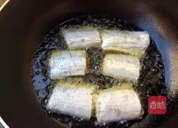 Illustration of home-cooked braised hairtail 4