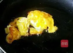 Illustration of how to make egg noodle soup 4