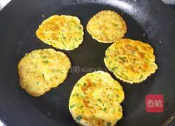 Illustration of how to make egg and scallion pancakes 5