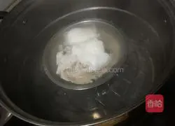 Illustration of how to make egg and cuttlefish cake soup 5