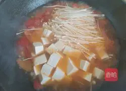 Illustration of how to make tomato and enoki mushroom tofu soup 8
