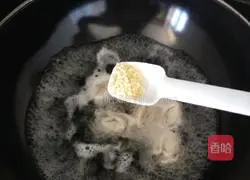 Illustration of how to make wonton soup 6