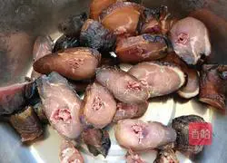 Teach you how to do it Illustration of how to make sauced chicken legs 7