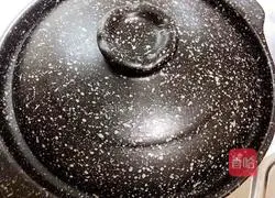 Illustration of how to make nourishing carrot and millet soup 4