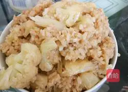 Illustration of how to make leek and egg buns 2