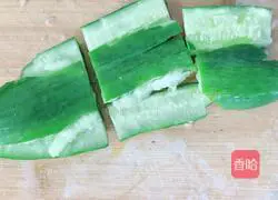 Illustration of how to pat cucumbers 4