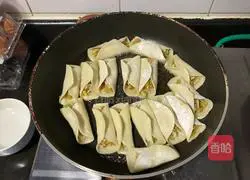 Zucchini and egg pot stickers recipe 9