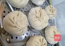 Illustration of how to make Bai Lai Pork Buns 9