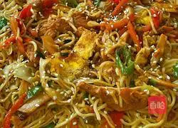 Illustration of how to make cumin fried noodles 12