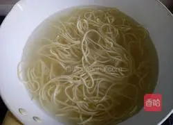 Illustration of how to make spicy and delicious summer cold noodles 8