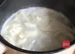 Illustration of how to make dumpling skin noodle soup 8