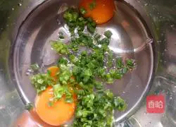 Illustration of how to make green onion egg pancake 2