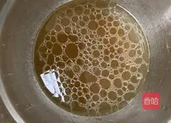 Illustration of how to stew black-bone chicken with waterless Korean ginseng (Minnan dripping soup) 8