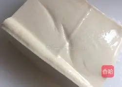 Illustration of how to make Su-style shallots and preserved eggs mixed with tofu 1