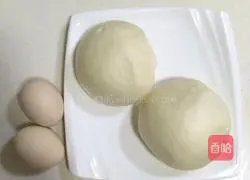 Illustration of how to make golden fried steamed bun slices 1