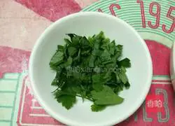 Illustration of how to make beef noodles in clear soup 11