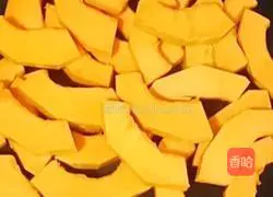 Illustration of how to make pumpkin steamed chicken wings 2