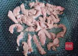 Illustration of how to make stir-fried spaghetti with black pepper shredded beef fillet 4