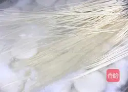 Illustration of how to make rice noodle soup 8