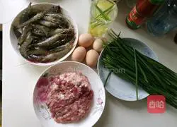 Illustration of how to make pork and shrimp dumplings 1