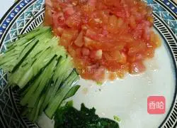 Illustration of how to make tomato, egg and spinach noodles 4