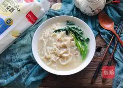 Sweet Potato Leaves and Shredded Pork Noodle Soup - Magic Flour Recipe Illustration 16