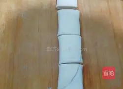 Illustration of making red date sugar cake 10