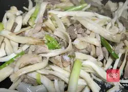 Illustration of how to make stir-fried pork with king oyster mushroom 7