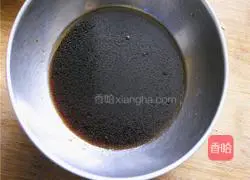 Illustration of how to make coir raincoat cucumber 8