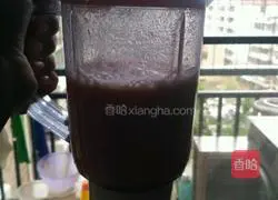 Illustration of how to make tomato and apple juice 3