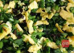 Illustration of how to make leek, fungus, and egg dumplings 4 