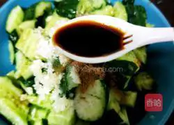 Illustration of how to make cucumbers with mashed garlic 14