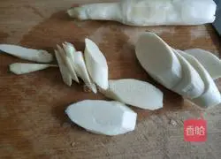 Illustration of how to make Tomato Shredded Pork and Wild Rice Soup 2