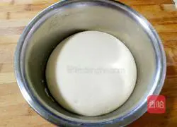 Illustration of how to cut steamed buns with purple potato knife 13