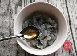 Illustration of how to make loofah and shrimp soup 4